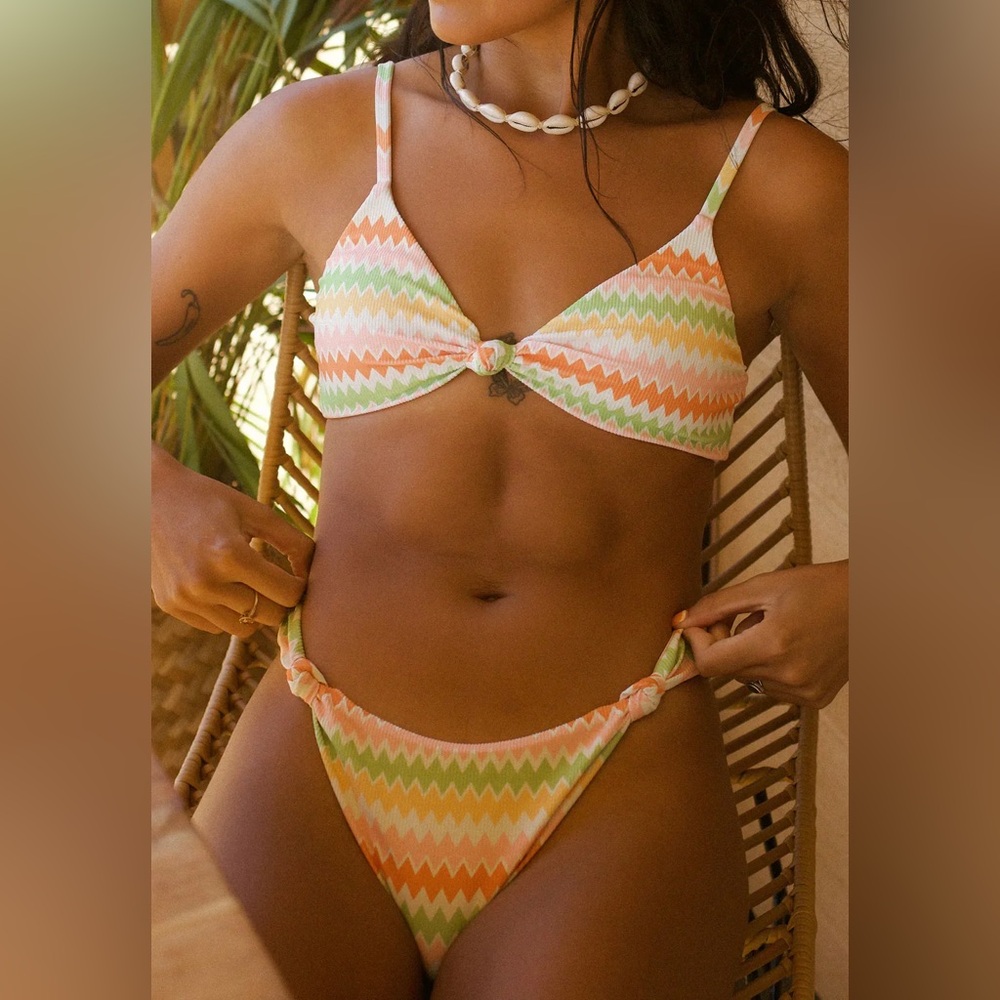 Dippin Daisys Quinn Knot Bikini Set